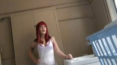 Ruskeaverikkö Latina nauttii jättimäisestä mustasta kukosta POV -pornovideossa