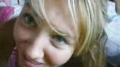 Tyttö, joka on hyvä imemään, tekee myös seksikästä ratsastusta