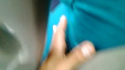 Lihaksikas latino -studi cums teini -ikäisen vauvan kauniilla kasvoilla